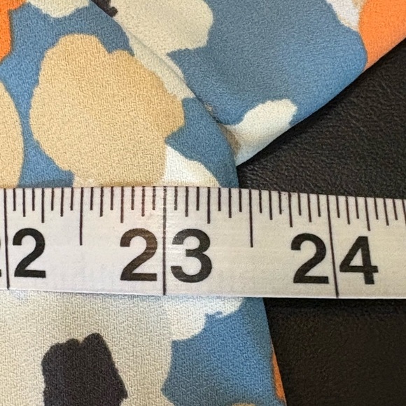 Joie Multicolor Floral Blouse size M - Picture 6 of 13